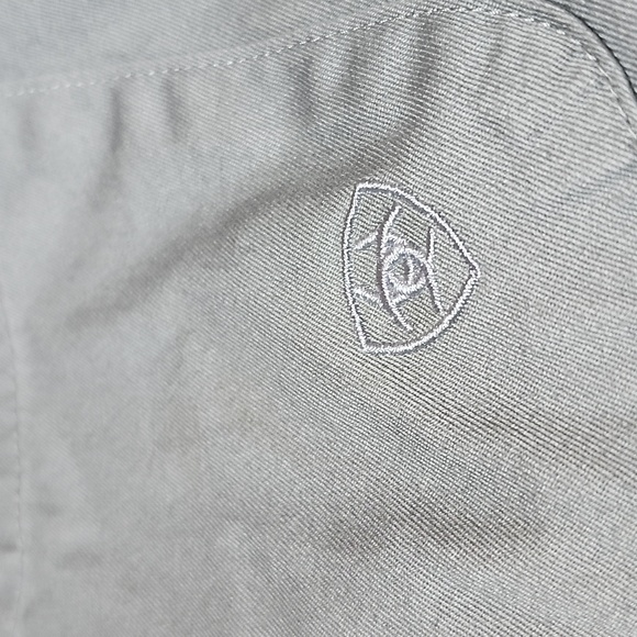 ARIAT EMBROIDERED THE FORT WESTERN PATCH BUTTON-DOWN LONG-SLEEVED SHIRT - Picture 3 of 15